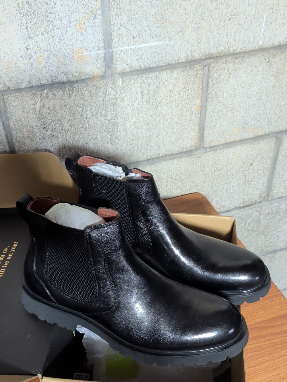 Men's Black Leather Chukka Boots with Elastic Side Panels